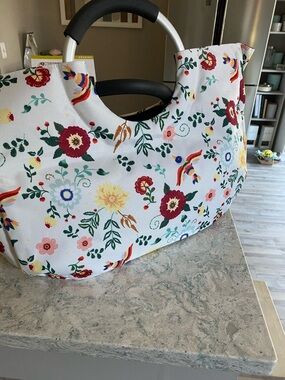 Live in Style White Floral Tote Bag with Round Handles